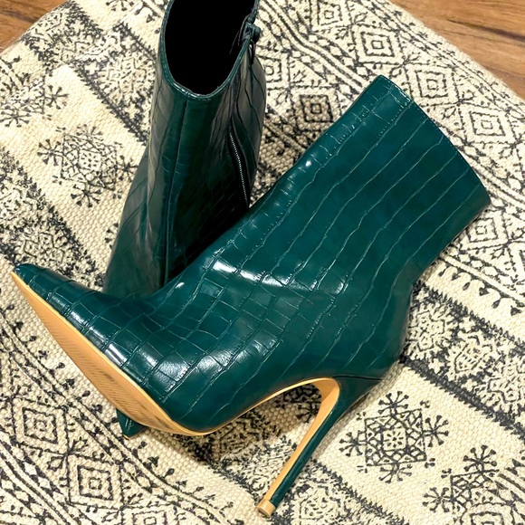 Croc Embossed Ankle Boots - Picture 2 of 5